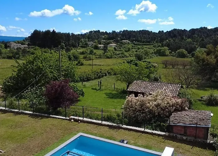La Maison Bleue Du Plot * Ailhon