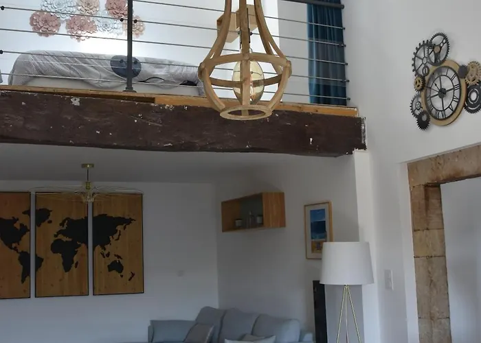 La Maison Bleue Du Plot * Ailhon