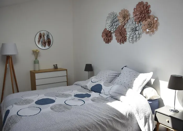 La Maison Bleue Du Plot * Ailhon